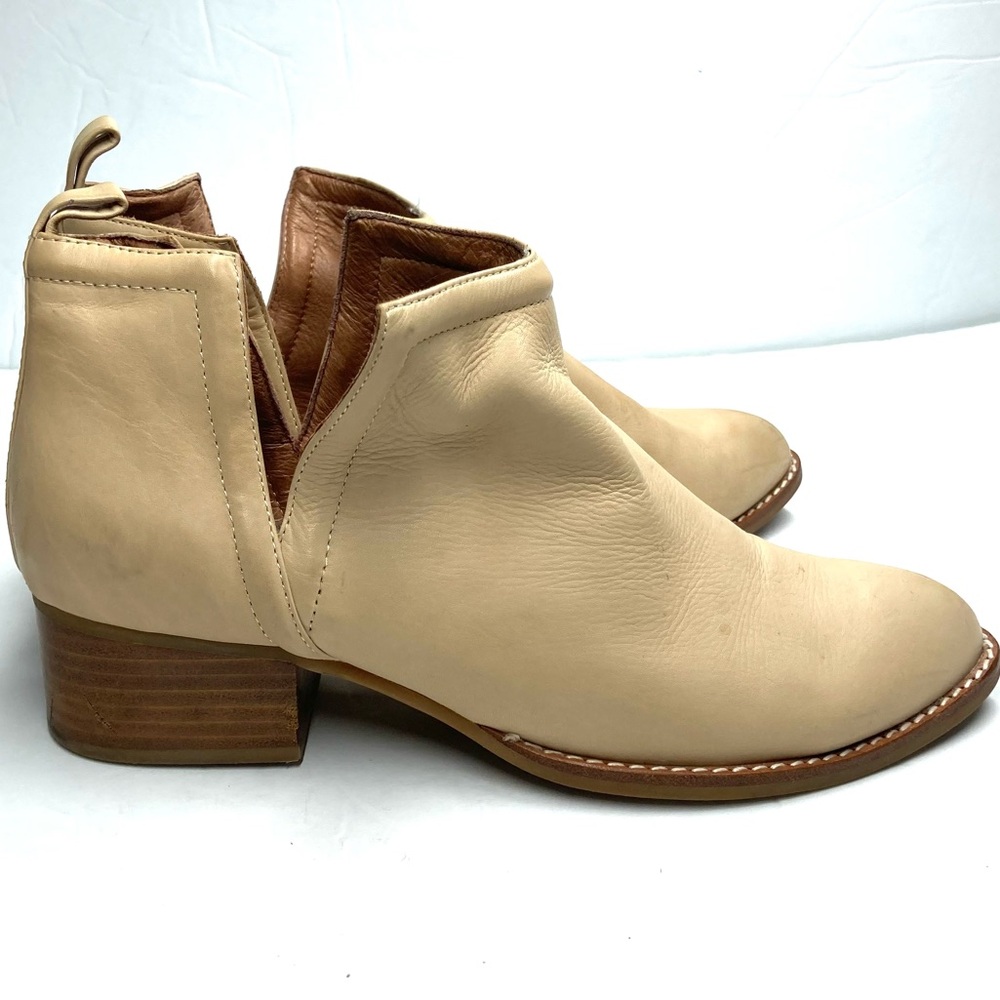 Jeffrey Campbell Womens Muskrat Cream Leather Ankle Booties 8 Cutout Pull Loop - Picture 4 of 16